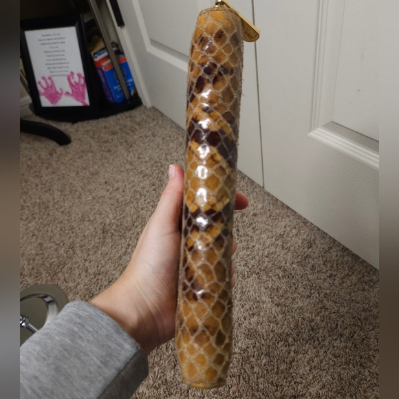 EUC Michael Kors Snakeskin Embossed Zipper Wallet - Picture 3 of 13